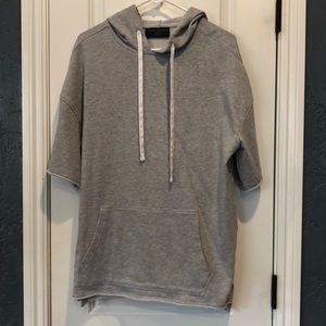 No Boundaries Short Sleeve Hoodie Size M (38-40)